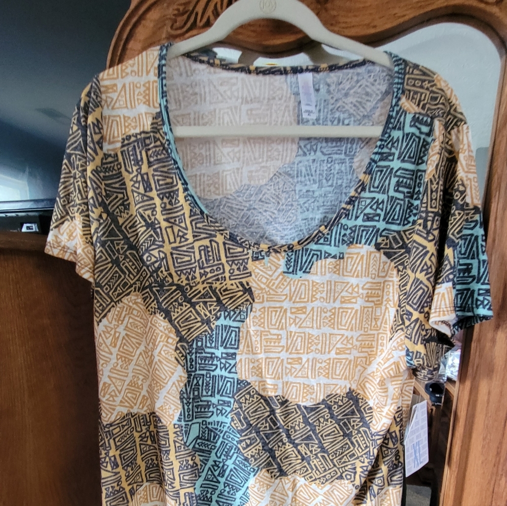 Lularoe XL classic tee